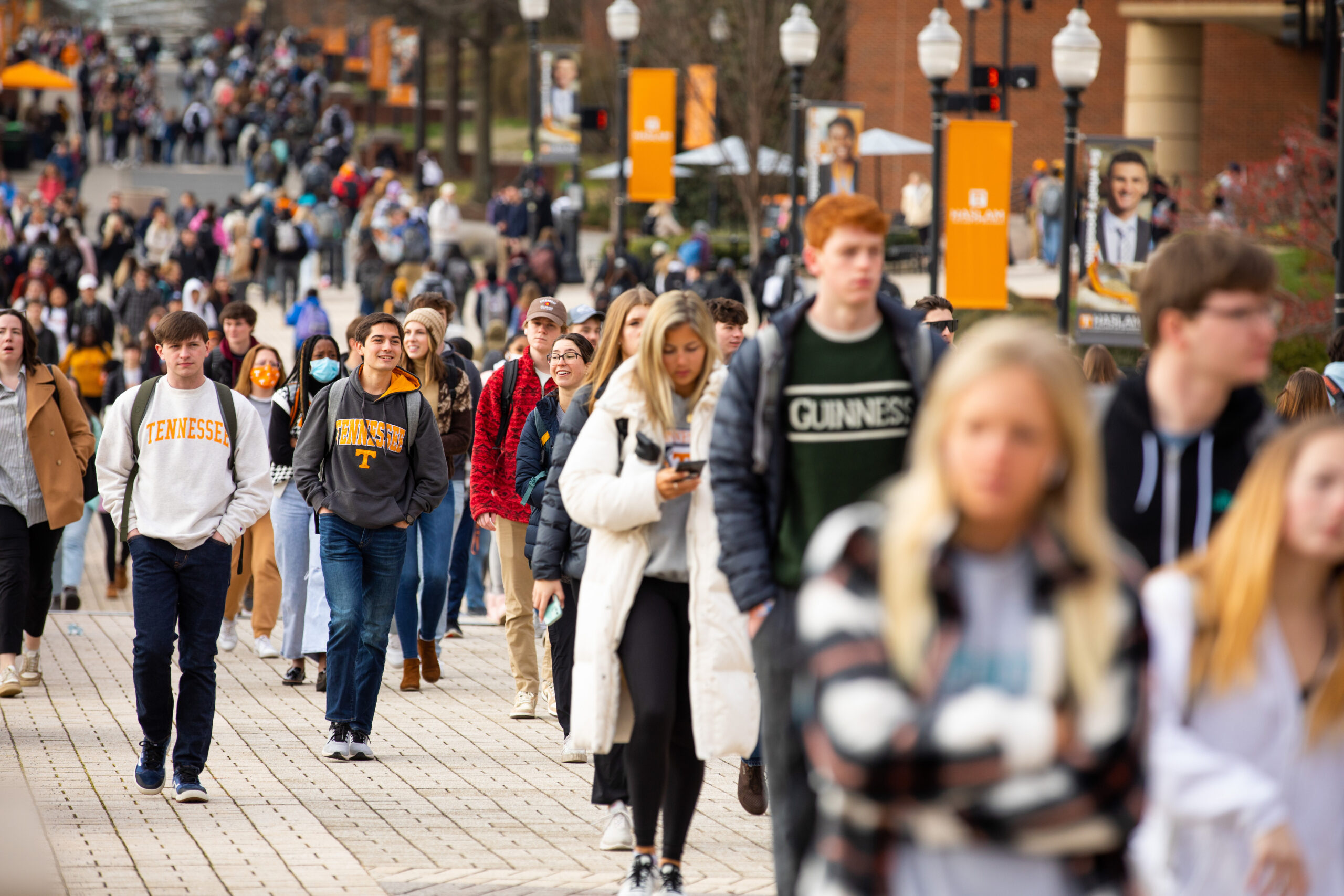 Students walk down Ped walkway during the first day of Spring classes on January 24, 2022. Photo by Steven Bridges/University of Tennessee